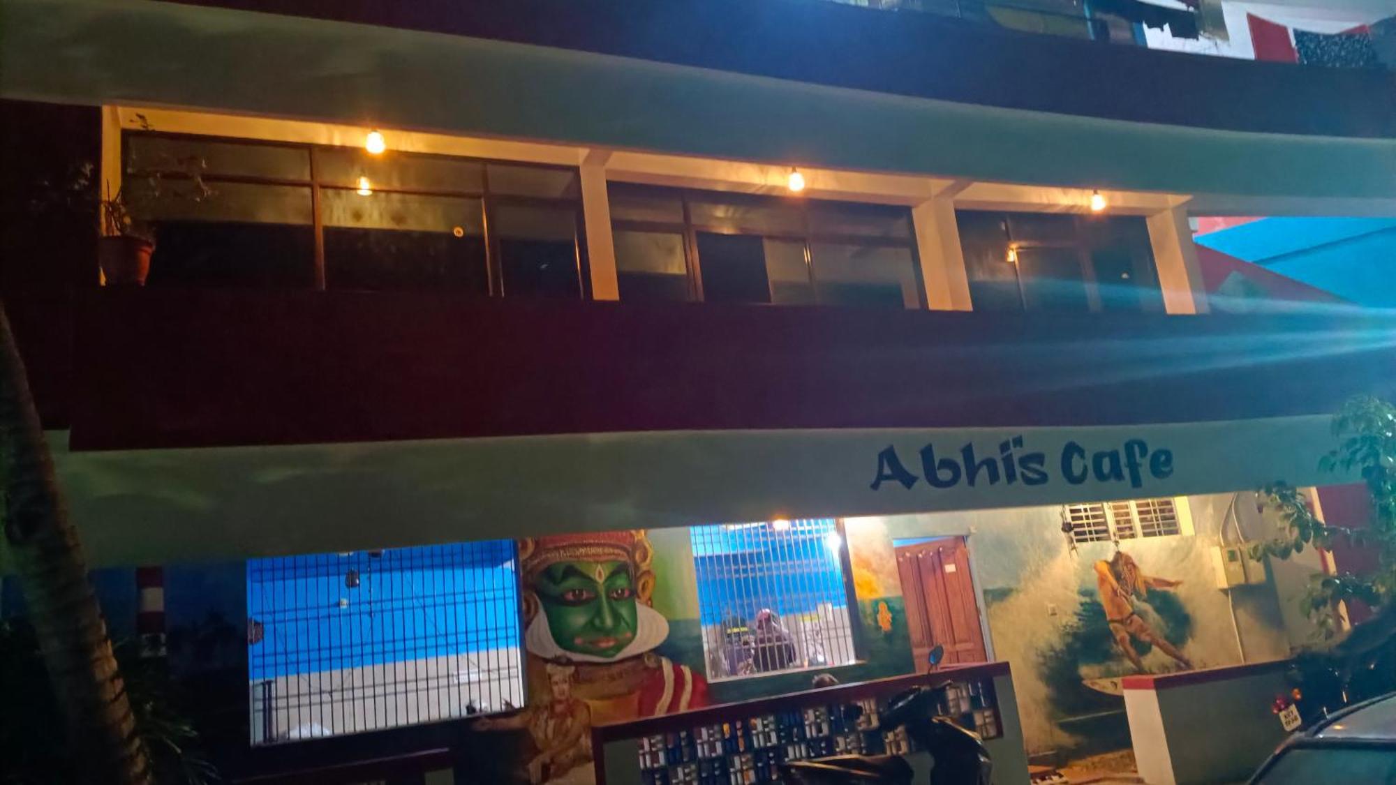 Abhi'S Cafe Avaduthura Kovalam Exterior photo